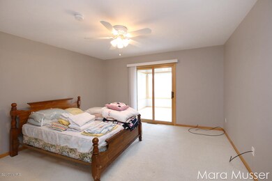 1047 Amber Cove Dr SW unit 42, Byron Center, MI 49315 - photo 7