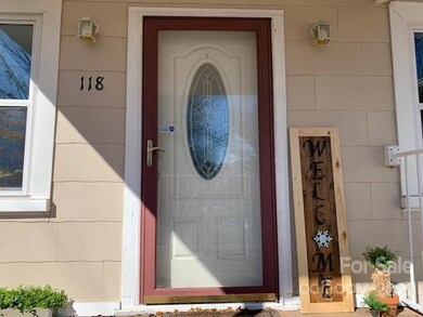 118 Oakhurst St, Hendersonville, NC 28792 - photo 2