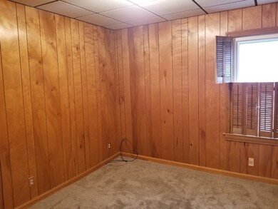 48 W School St unit 1st fl, West Springfield, MA 01089 - photo 6