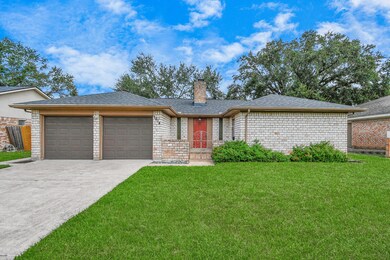 7214 Leaning Oak Dr, Houston, TX 77088 - photo 3