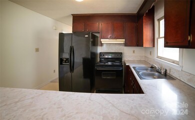 901 Moses Ct, Shelby, NC 28152 - photo 6