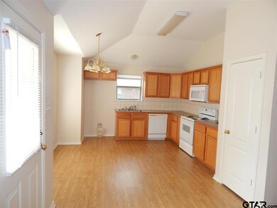 5770 5770 Palo Pinto Dr, Tyler, TX 75707 - photo 4