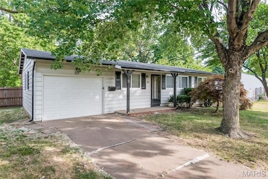 301 Imperial Dr, Hazelwood, MO 63042 - photo 2