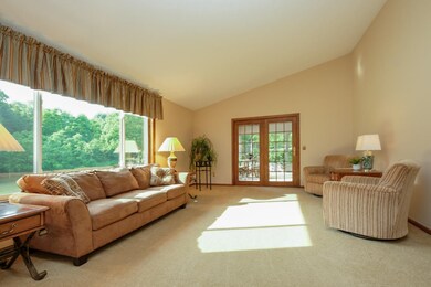 266 Fairway Ct-3