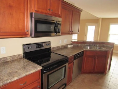 208 Victorian Lake Dr, Brunswick, GA 31525 - photo 6