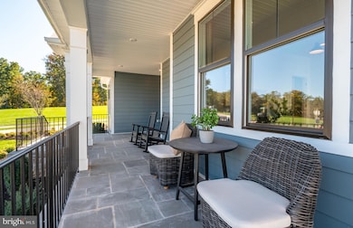 18465 Sugar Snap Cir, Leesburg, VA 20176 - photo 5