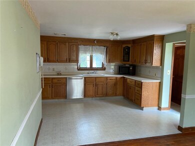 113 Kiwanee Rd, Warwick, RI 02888 - photo 4