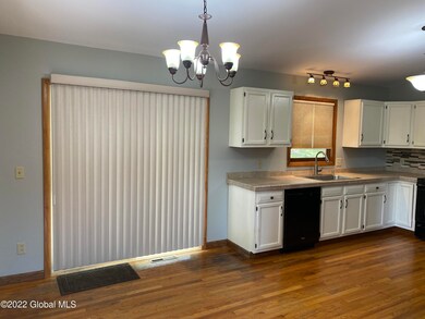 7 McDonald Ln, Rensselaer, NY 12144 - photo 5