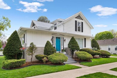 327 W 4th St, Auburn, IN 46706 - photo 4