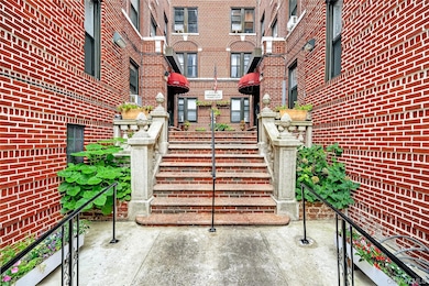 1976 Lafontaine Ave unit 4D, Bronx, NY 10457 - photo 4