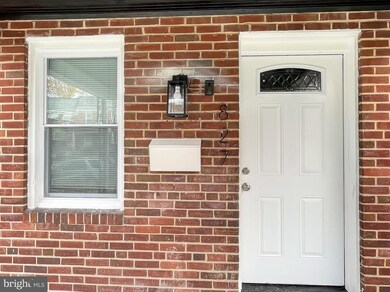 827 Lyndhurst St, Baltimore, MD 21229 - photo 2