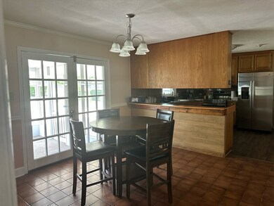 1817 W Lakeridge Dr, Albany, GA 31707 - photo 7