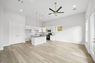 9705 Beckley St, Houston, TX 77088 - photo 5