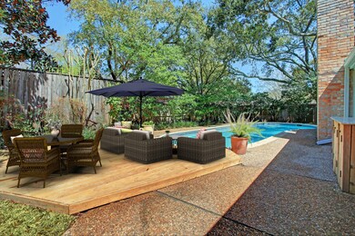 10102 Meadow Lake Ln, Houston, TX 77042 - photo 2