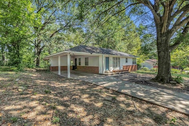 800 Lydgate Rd, Memphis, TN 38116 - photo 2