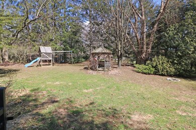 231 Mosier St, South Hadley, MA 01075 - photo 4