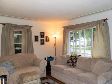 6009 Coulson Ct, Lansing, MI 48911 - photo 5