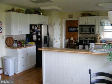 104 Riverview Cir, Colonial Beach, VA 22443 - photo 4