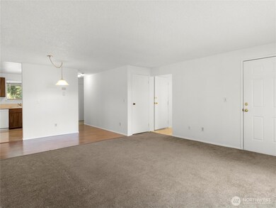 6102 Glen Mary Ln SE unit A/B, Lacey, WA 98503 - photo 4