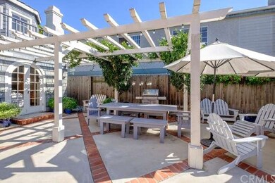 Great entertaining/outdoor dining space in the fro