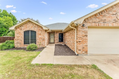 3109 Crockett St, Granbury, TX 76049 - photo 5