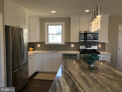 626 Wallerson Rd, Catonsville, MD 21228 - photo 3