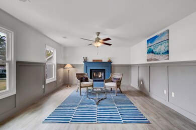 2255 Mariners Ferry - Family Room