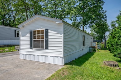 139 Rockingham Rd unit 21, Derry, NH 03038 - photo 7