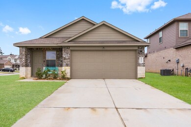 16703 Lonely Pines Dr, Conroe, TX 77302 - photo 2