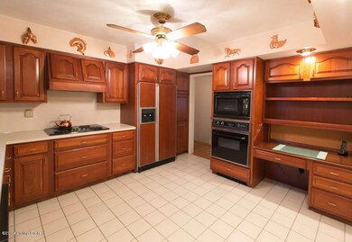 7621 E Manslick Rd, Louisville, KY 40228 - photo 6