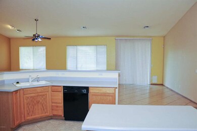 KITCHEN/GREAT ROOM