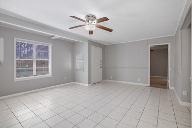 150 Hohldale St unit B, Houston, TX 77022 - photo 3