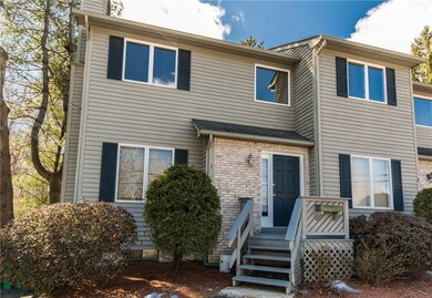 94 Toll Gate Rd, Warwick, RI 02886 - photo 2