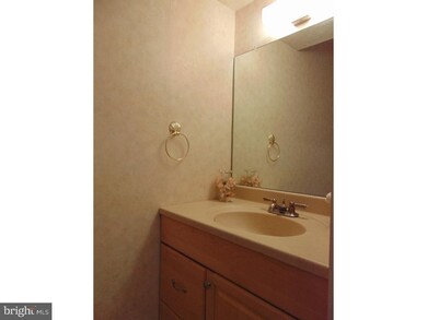 308 Carleton Ln, Mount Laurel, NJ 08054 - photo 4