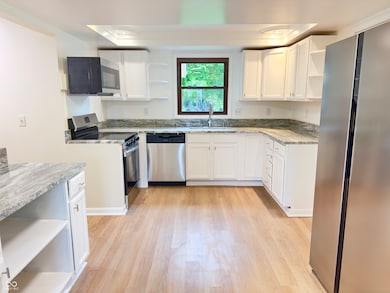 5130 Navajo Ct, Columbus, IN 47203 - photo 6