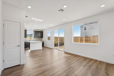 10382 Mornington Way, Elk Grove, CA 95757 - photo 5