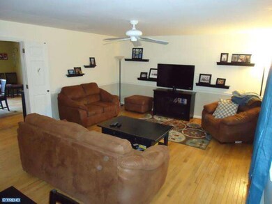 618 Heckel Ave, Spring City, PA 19475 - photo 4