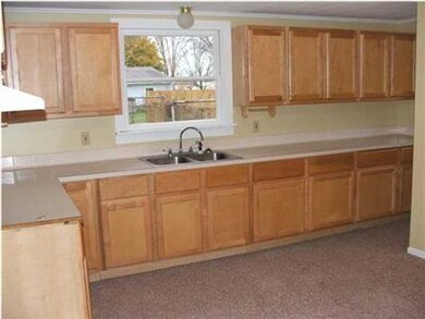 512 Foreman St, Lowell, MI 49331 - photo 6