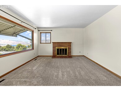 1628 Nevada St, the Dalles, OR 97058 - photo 6