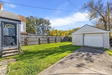 13824 Hobart Ave, Warren, MI 48089 - photo 6