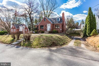 4504 N Chelsea Ln, Bethesda, MD 20814 - photo 2