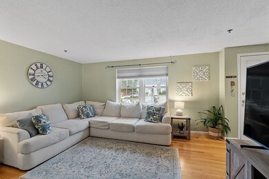 161 Flower Ln unit 8, Dracut, MA 01826 - photo 4