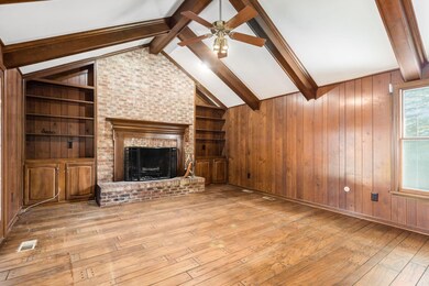 Giant vaulted ceiing family room