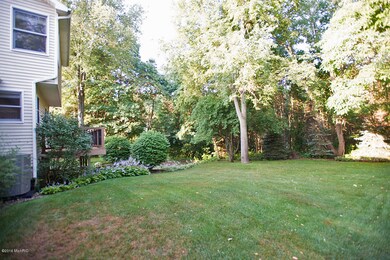 9122 Hobbit Cir, Kalamazoo, MI 49009 - photo 4