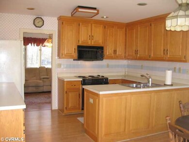 Kitchen - Blt-Micorwave,Compactor,Disposal,Stove,C