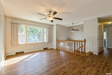 5028 Warren St, Davenport, IA 52806 - photo 4