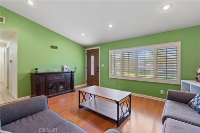 Open floorplan and spacious living room.