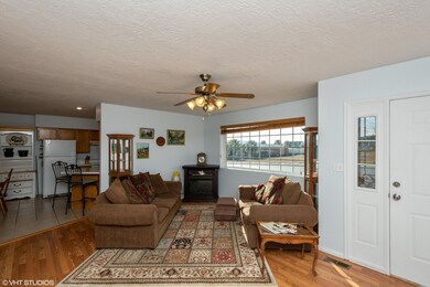 01_2271S2350East_1_LivingRoom_HiRes
