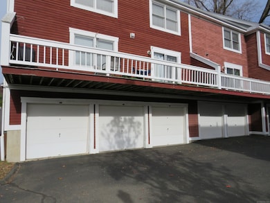 7 Dean St unit 304, Danbury, CT 06810 - photo 3