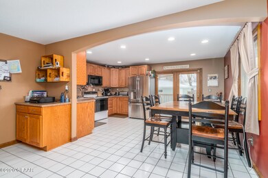 911 S 19th St, Grand Forks, ND 58201 - photo 5